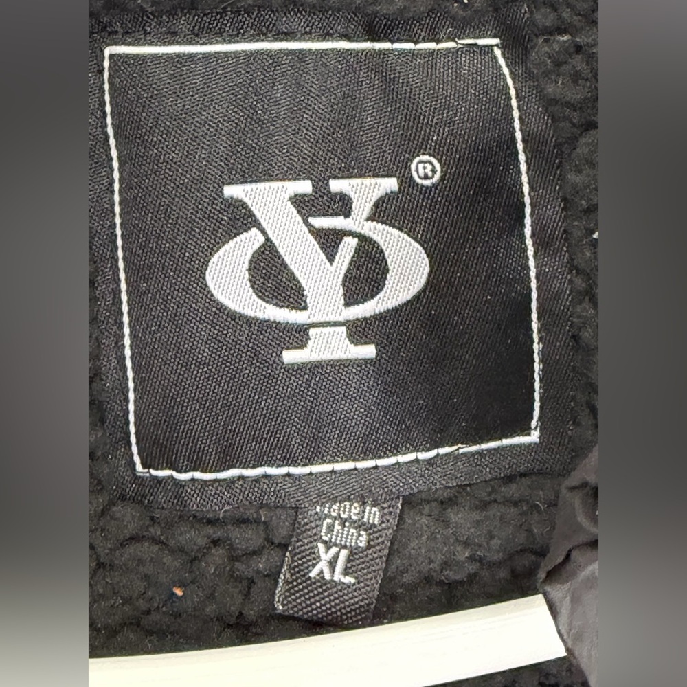Black Puffer Vest - Size XL - Picture 3 of 5